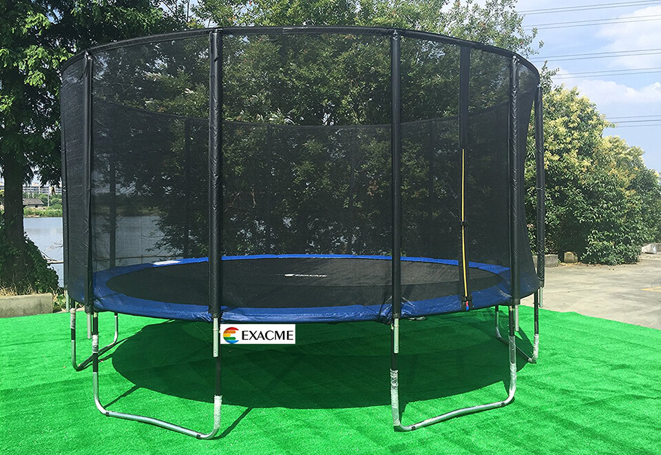 exacme-luxury-poles-outdoor-trampoline